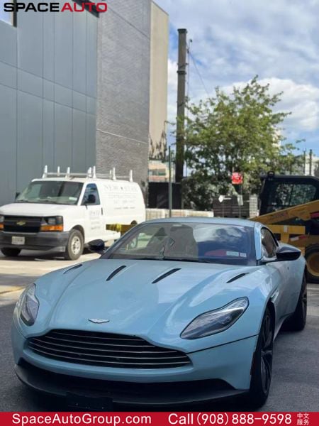 2018 Aston Martin DB11 Base