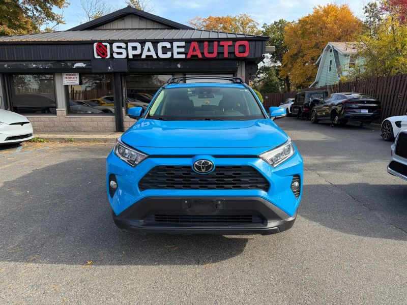 2019 Toyota RAV4 XLE Sport photo 2