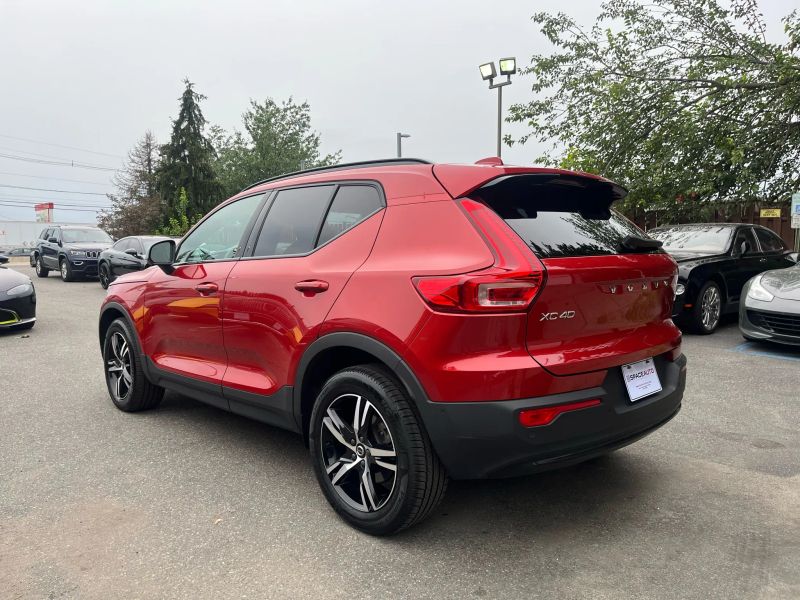 2023 Volvo XC40 Plus photo 4