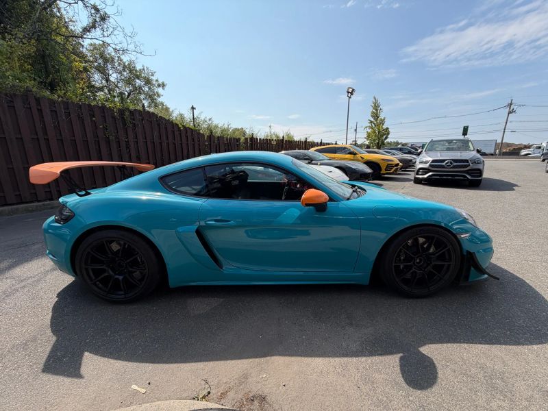 2021 Porsche Cayman GT4 photo 4