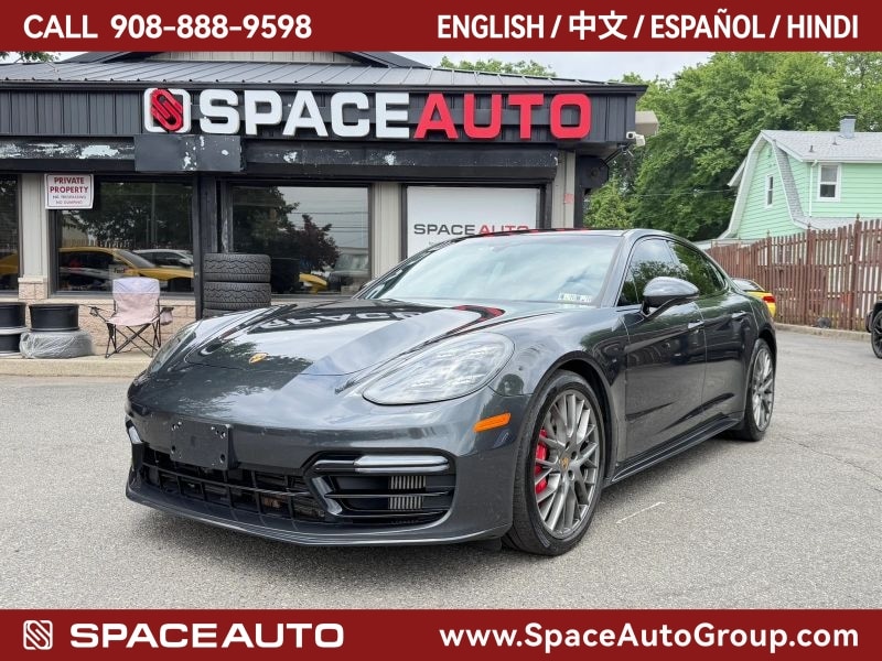 2019 Porsche Panamera GTS's photo