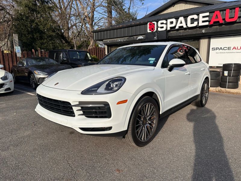 2021 Porsche Cayenne photo 2