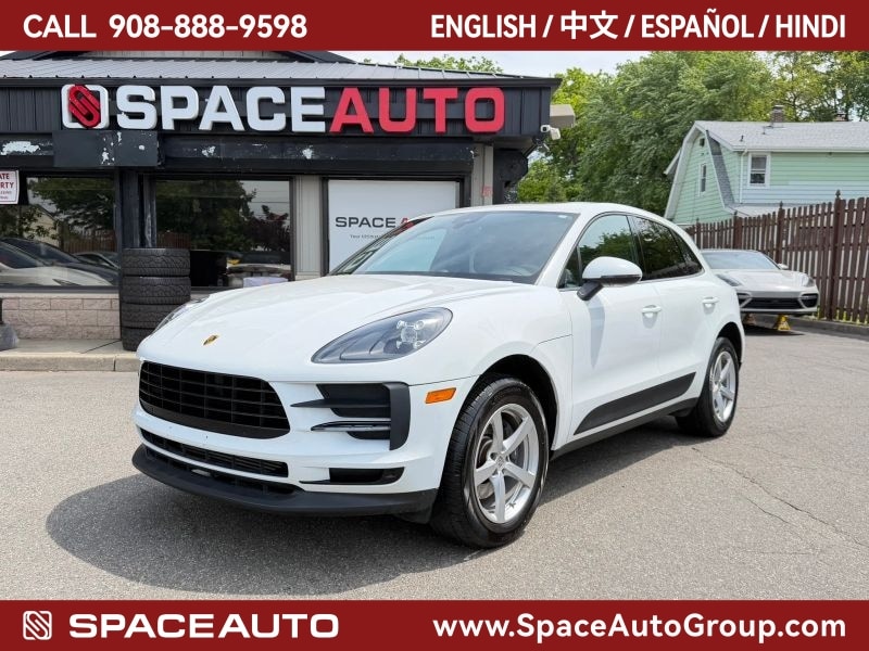 2020 Porsche Macan -'s photo