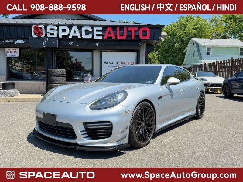 2014 Porsche Panamera GTS's photo