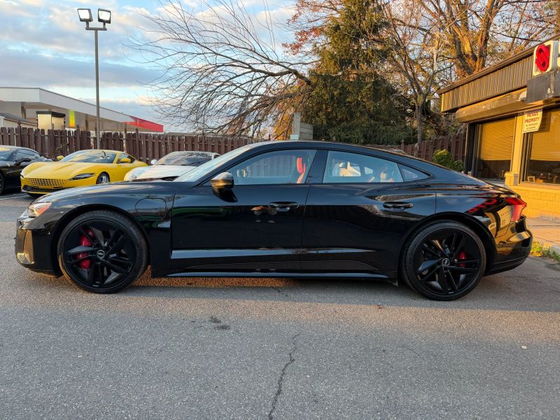 2023 Audi RS e-tron GT Base photo 2