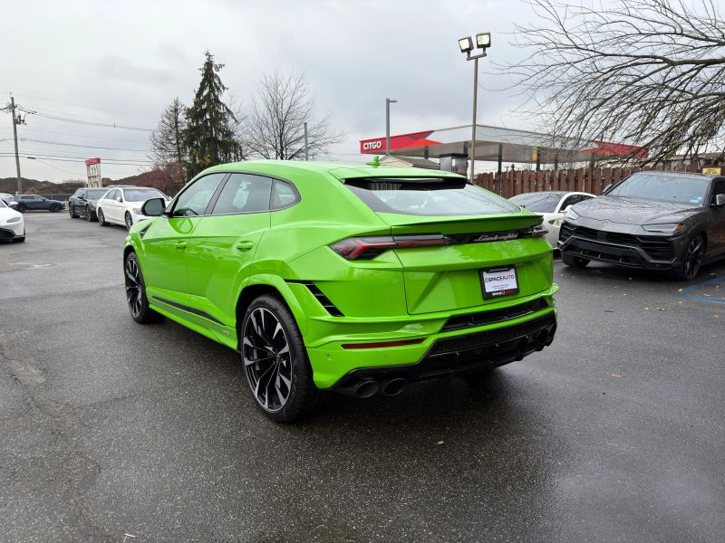 2024 Lamborghini Urus S photo 4