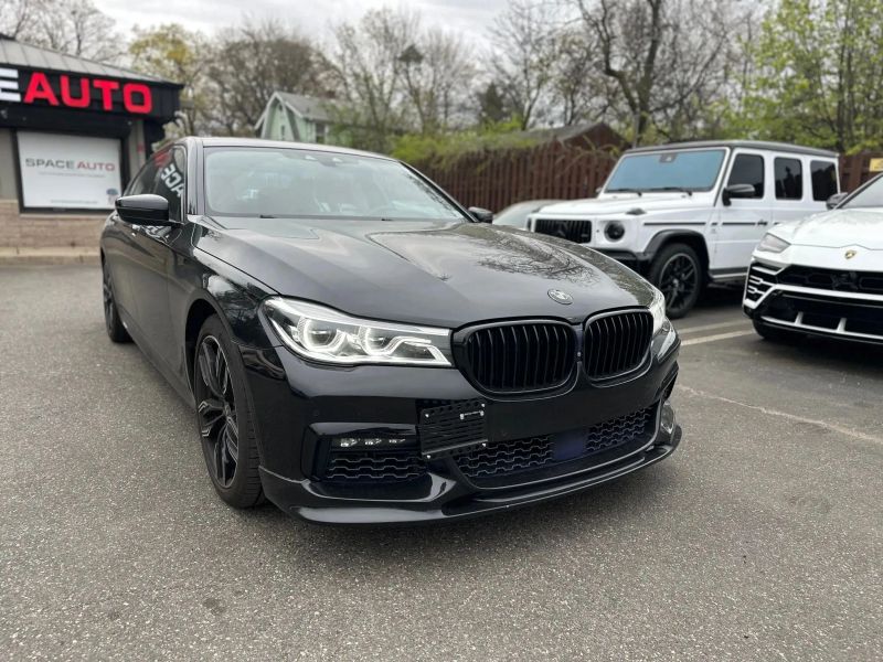 2018 Bmw 750i / B7 xDrive Sedan photo 2