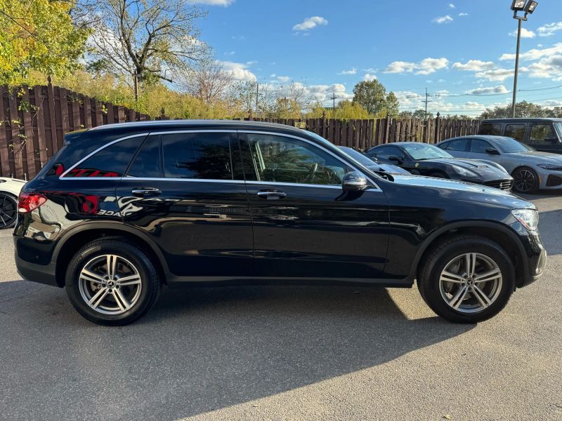 2022 Mercedes Benz GLC 300 4MATIC photo 4