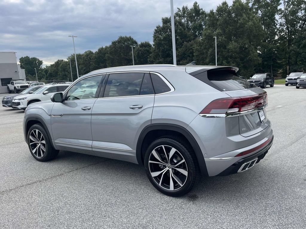 New 2026 Volkswagen Atlas Cross Sport 2.0T SEL Premium R-Line