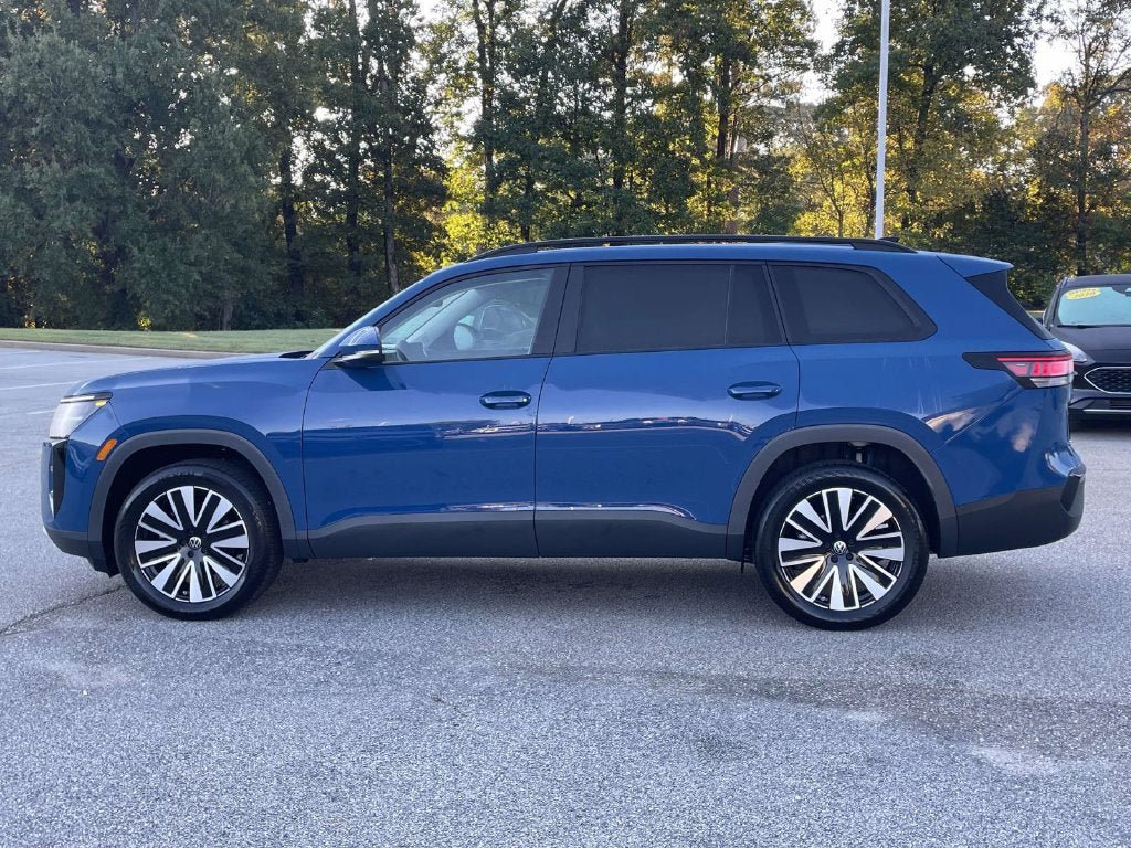 New 2027 Volkswagen Atlas 2.0T SE w/ Technology