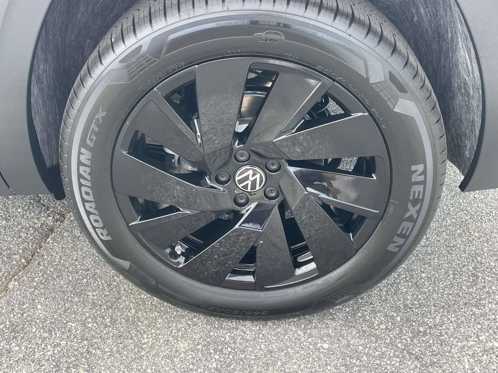 New 2026 Volkswagen Atlas Cross Sport 2.0T SE w/Technology