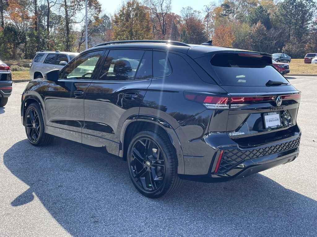 New 2026 Volkswagen Tiguan 2.0T SE R-Line Black