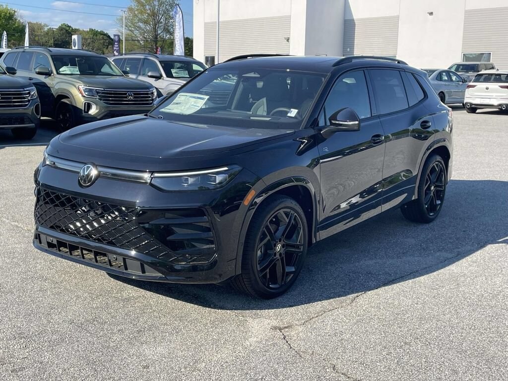 New 2026 Volkswagen Tiguan 2.0T SE R-Line Black
