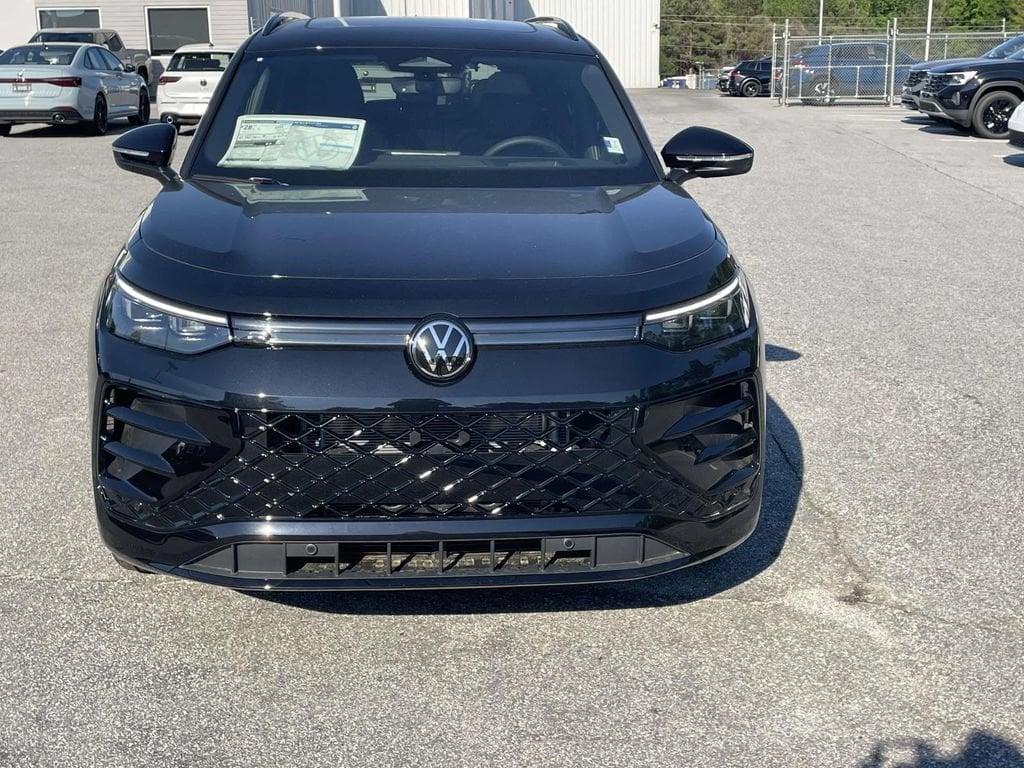 New 2026 Volkswagen Tiguan 2.0T SE R-Line Black