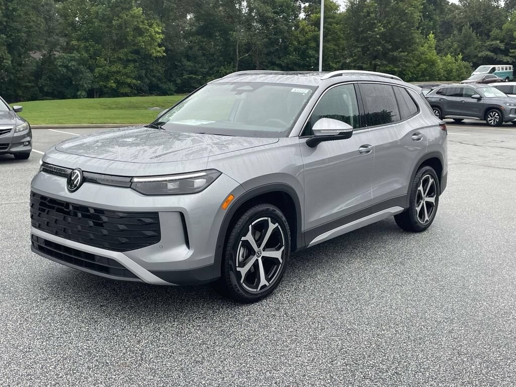 New 2026 Volkswagen Tiguan 2.0T SE