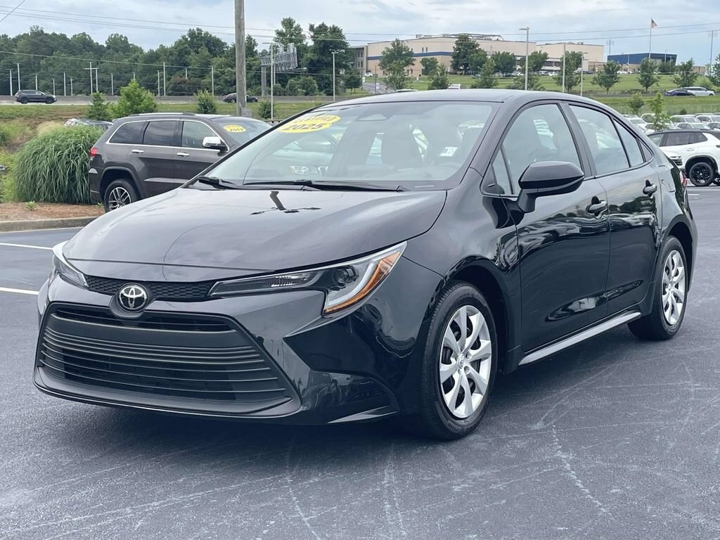 Used 2025 Toyota Corolla LE
