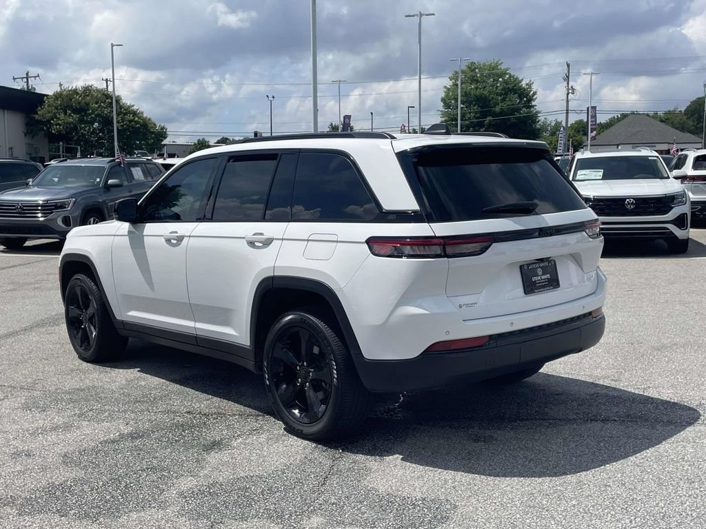 Used 2024 Jeep Grand Cherokee Altitude X