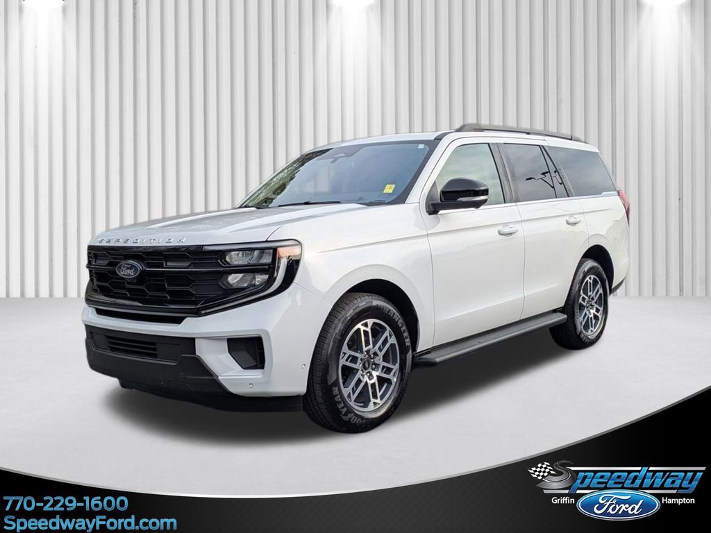 2025 Ford Expedition Active's photo
