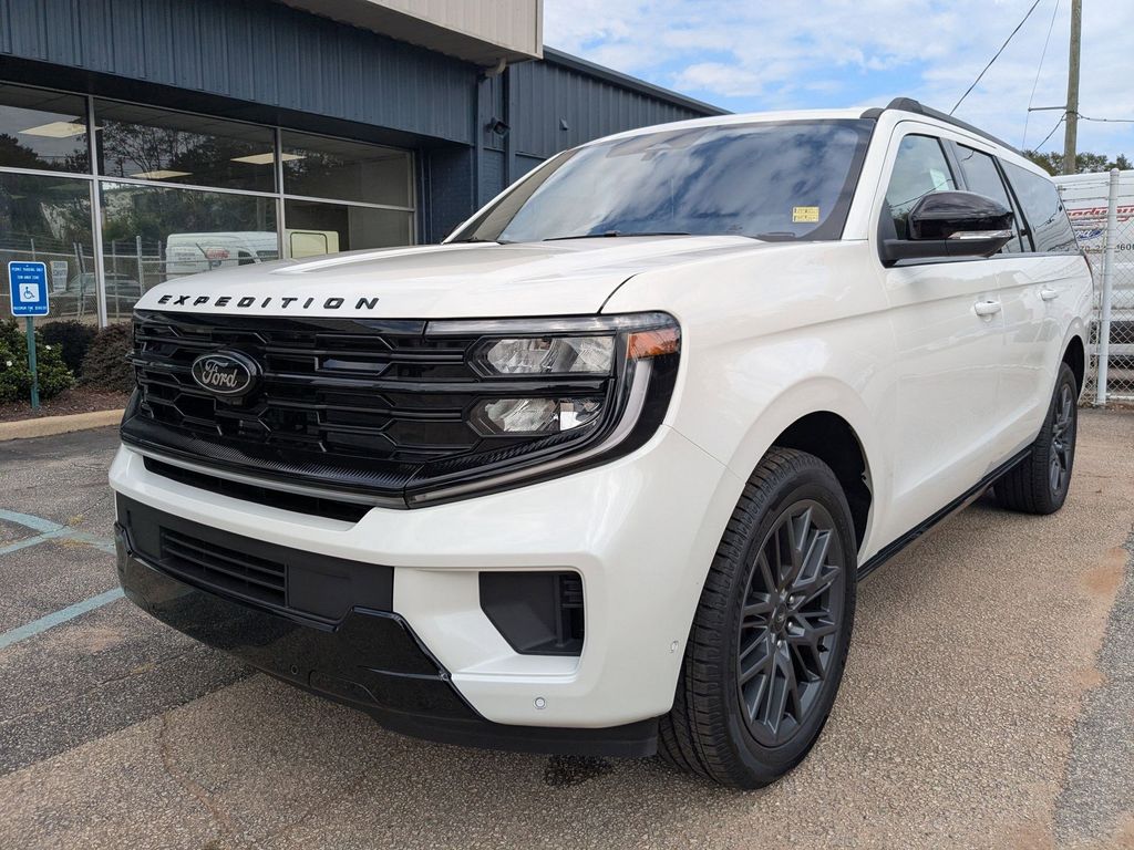 2025 Ford Expedition MAX Platinum photo 2