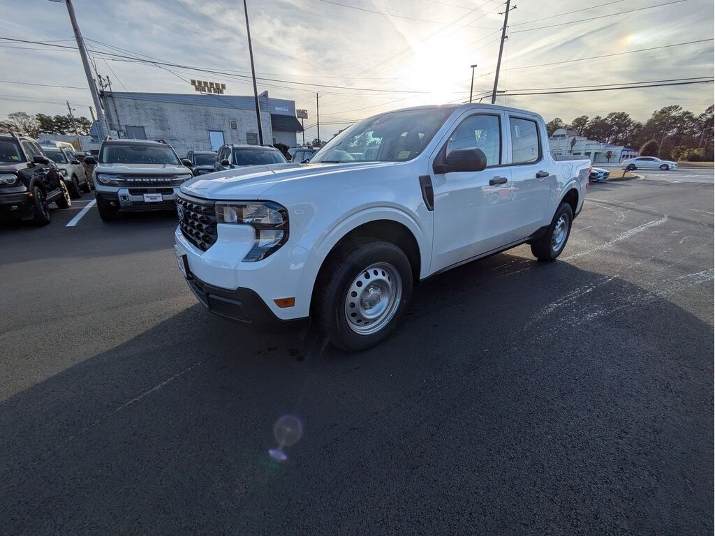 New 2025 Ford Maverick XL Truck SuperCrew