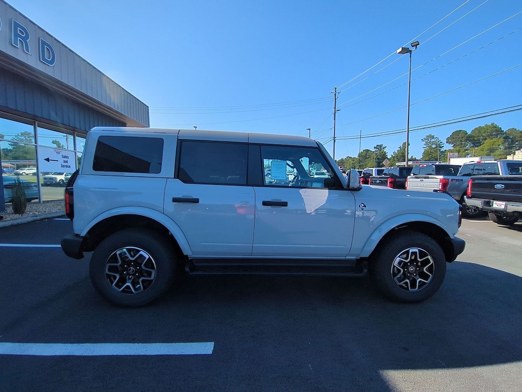 New 2026 Ford Bronco Outer Banks SUV