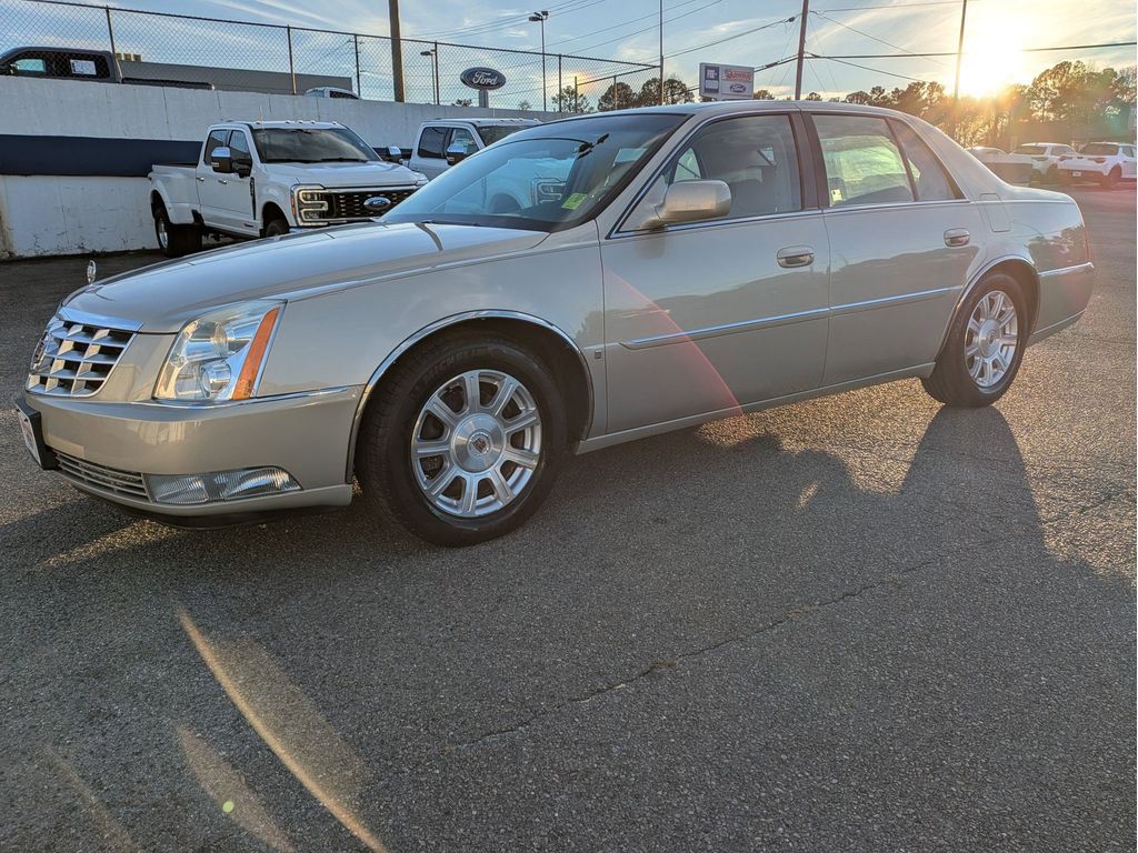 2008 Cadillac DTS photo 2