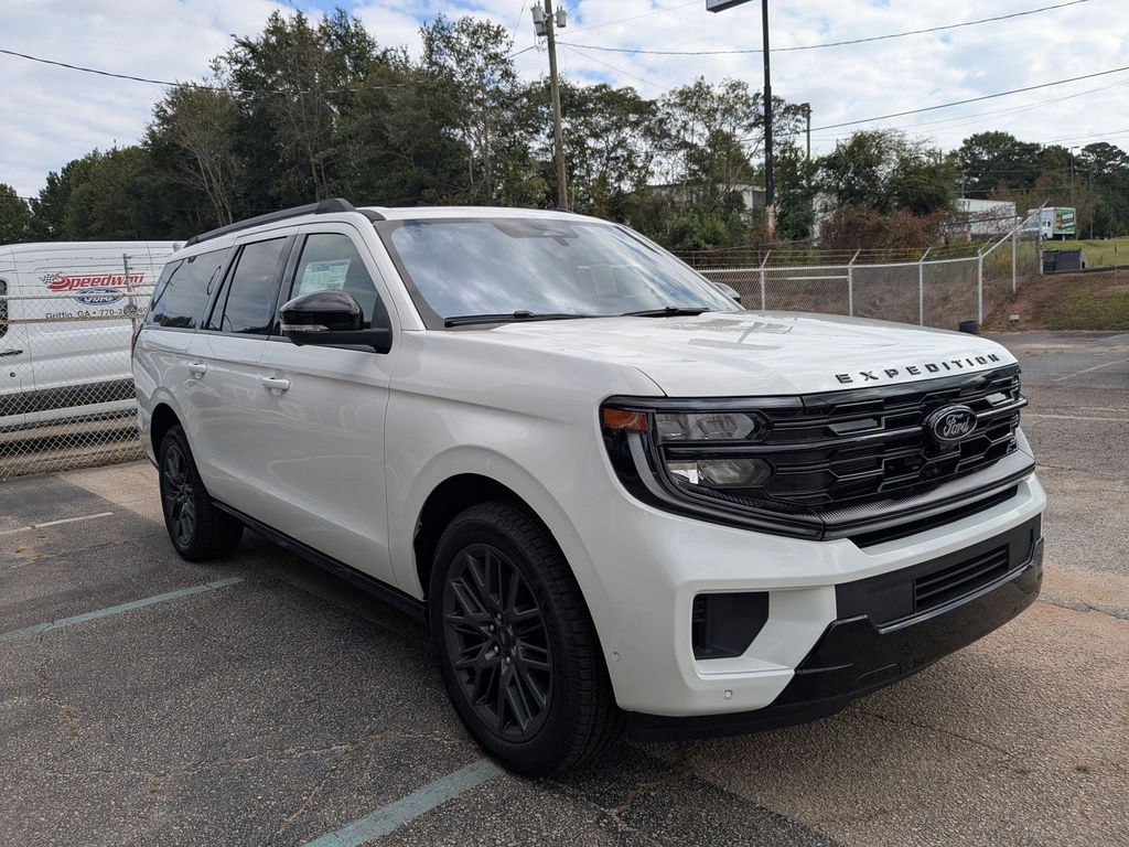 2025 Ford Expedition MAX Platinum photo 4