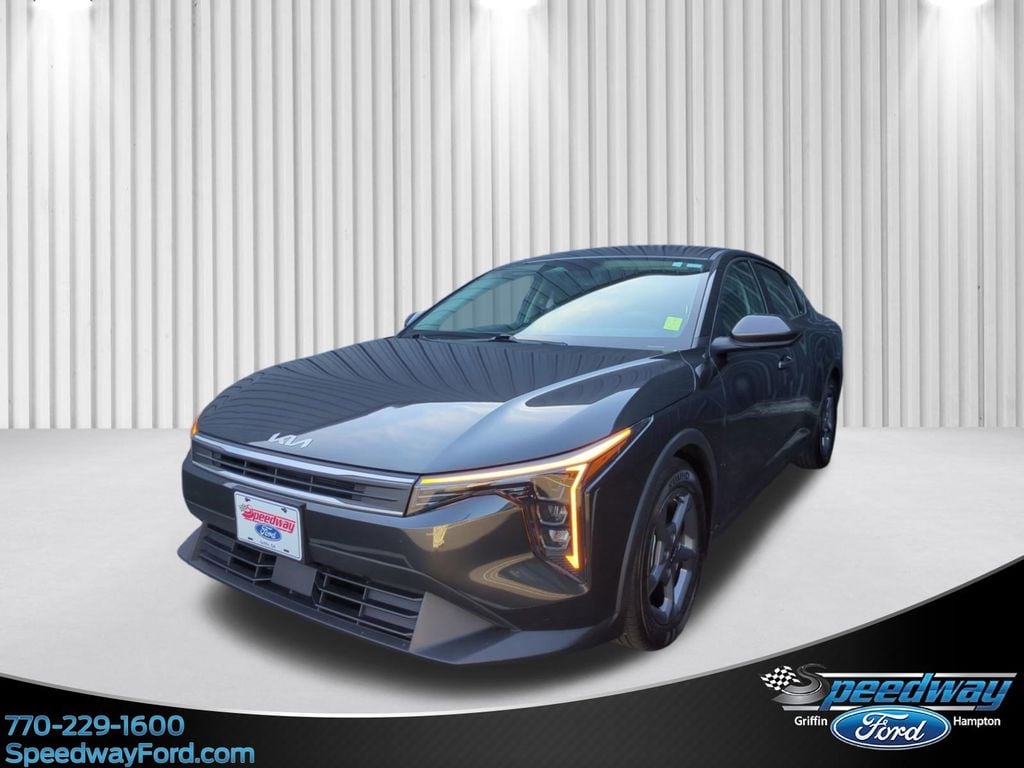 2025 Kia K4 LXS AT's photo