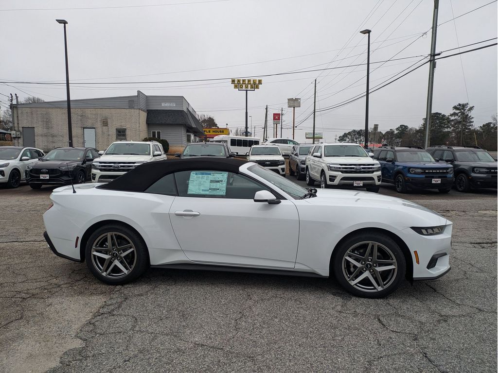 2025 Ford Mustang EcoBoost Premium photo 4