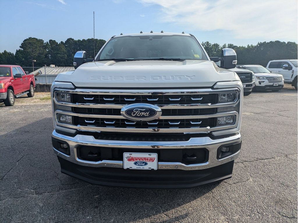 2025 Ford F-250 Lariat photo 3