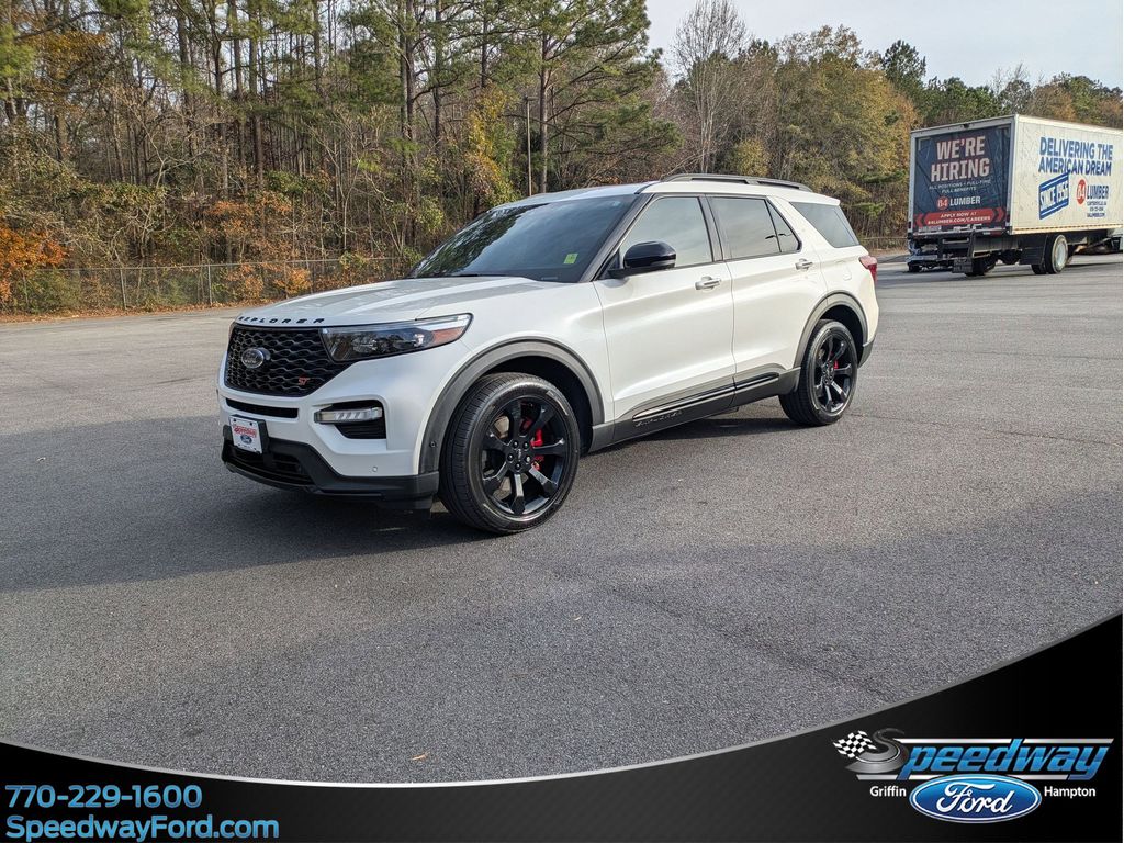 2021 Ford Explorer ST's photo
