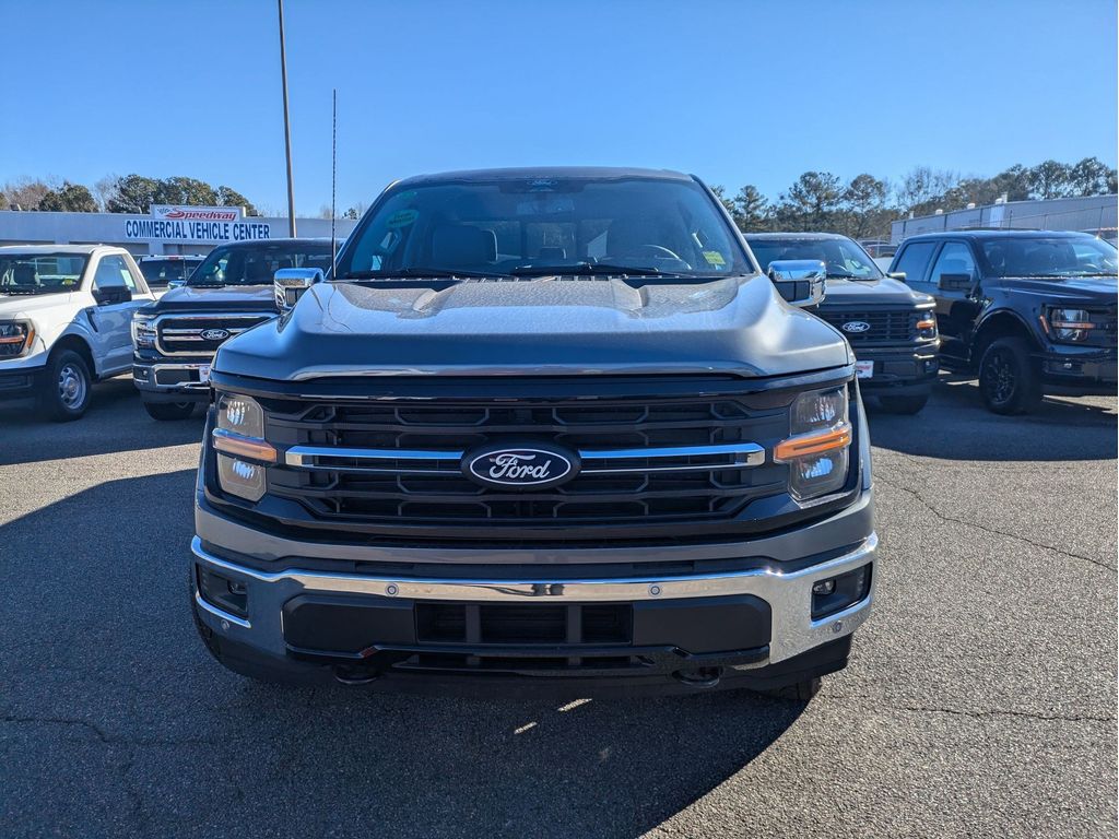 2025 Ford F-150 XLT photo 3