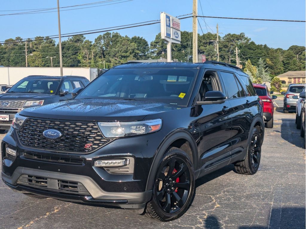 2022 Ford Explorer ST photo 2