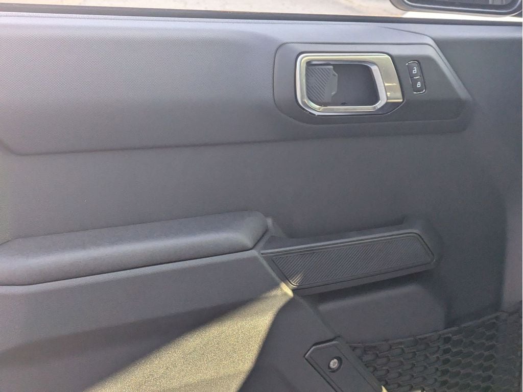 2025 Ford Bronco 4-Door Base - Photo 14