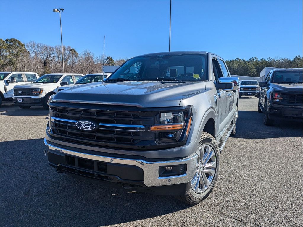 2025 Ford F-150 XLT photo 2