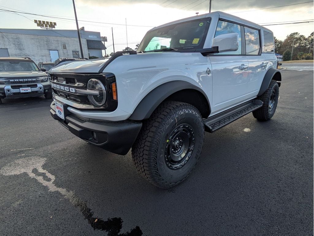 New 2025 Ford Bronco Outer Banks SUV