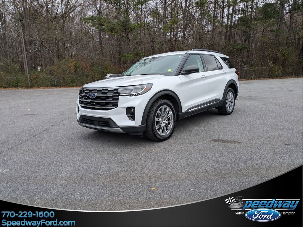 2025 Ford Explorer Active's photo