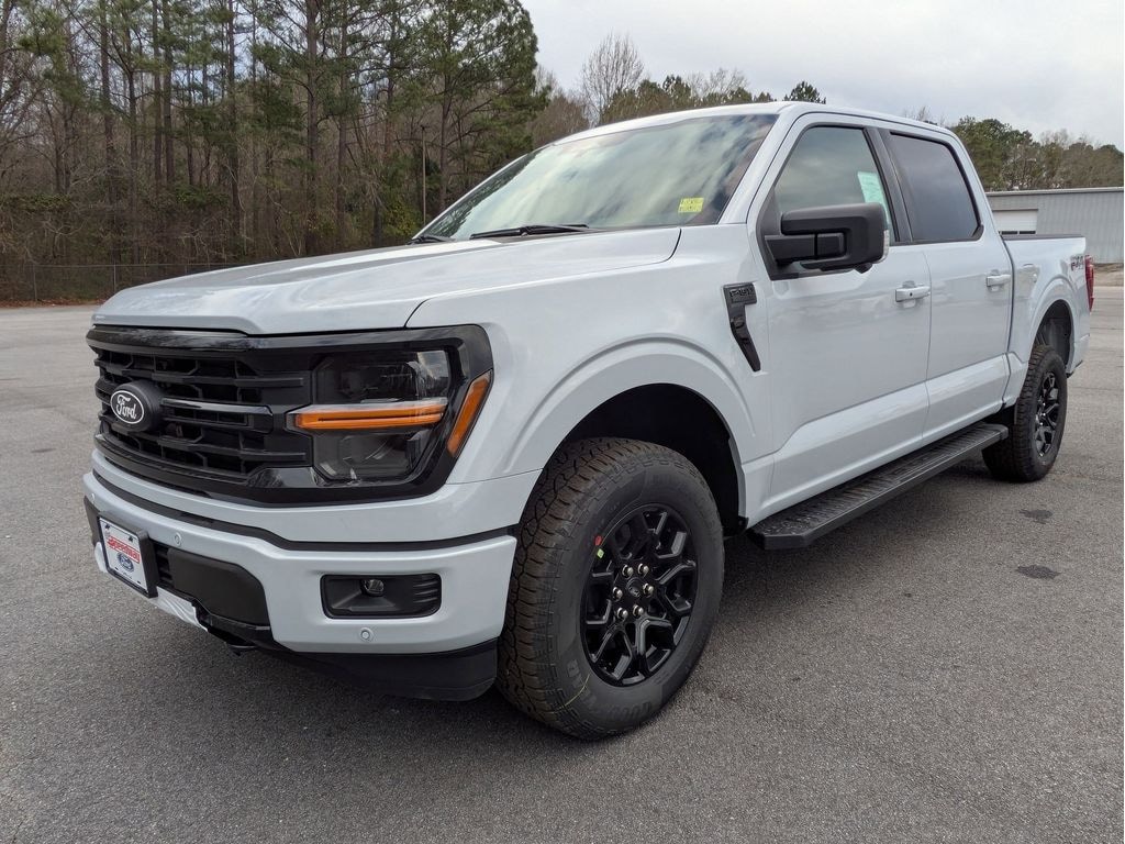 New 2025 Ford F-150 XLT Truck SuperCrew Cab