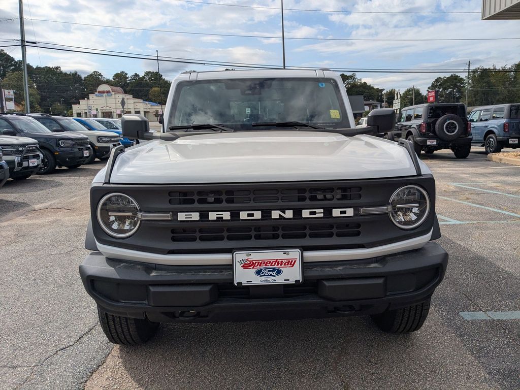 2025 Ford Bronco Base photo 2