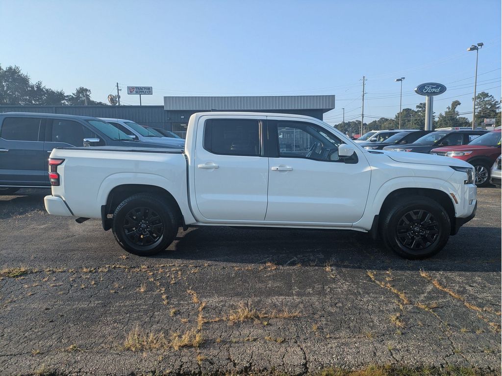 2023 Nissan Frontier SV photo 4