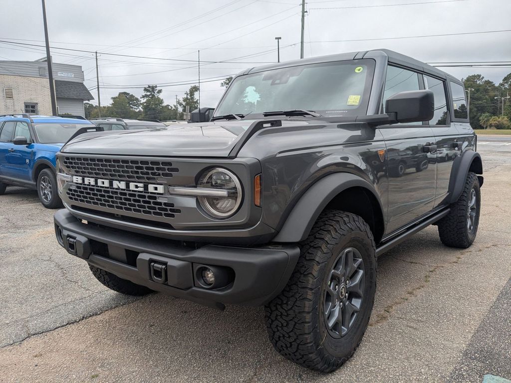 2025 Ford Bronco Badlands photo 2