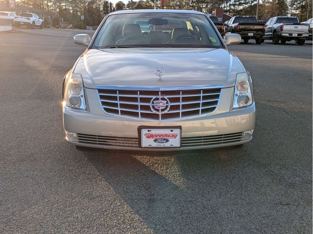 2008 Cadillac DTS photo 3