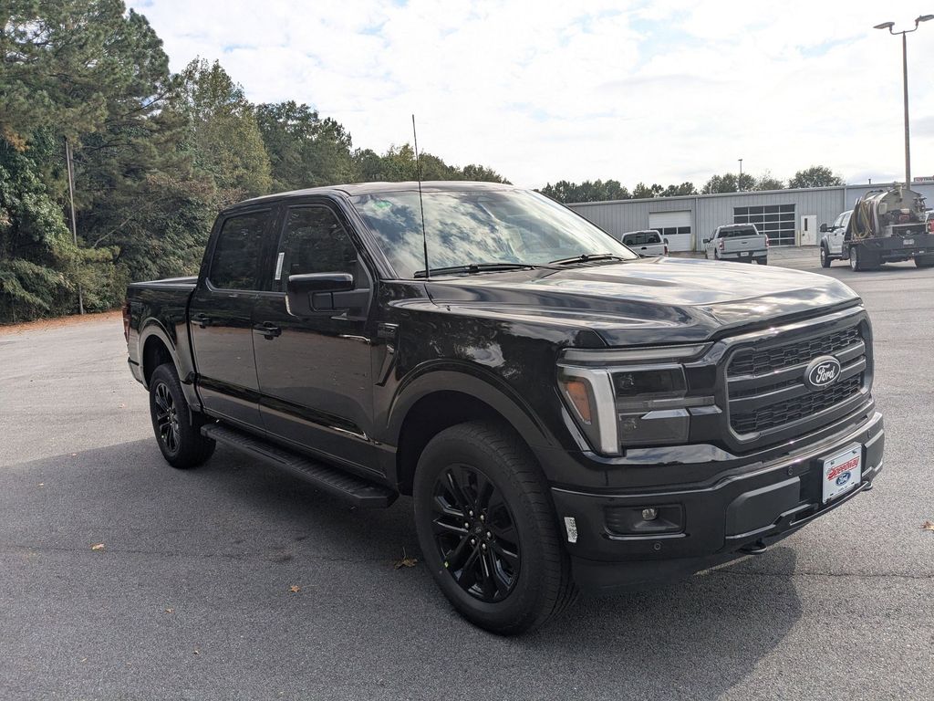 2025 Ford F-150 Lariat photo 4