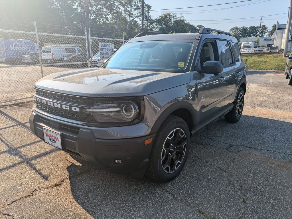2025 Ford Bronco Sport Outer Banks photo 2