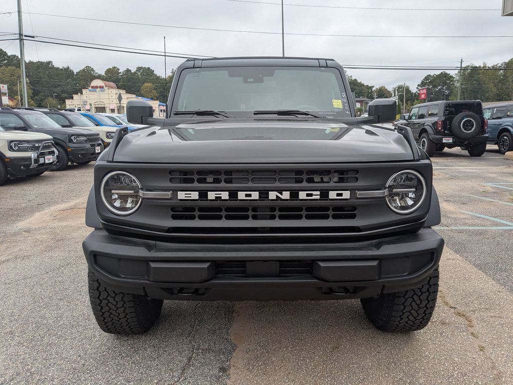 2025 Ford Bronco Base photo 3