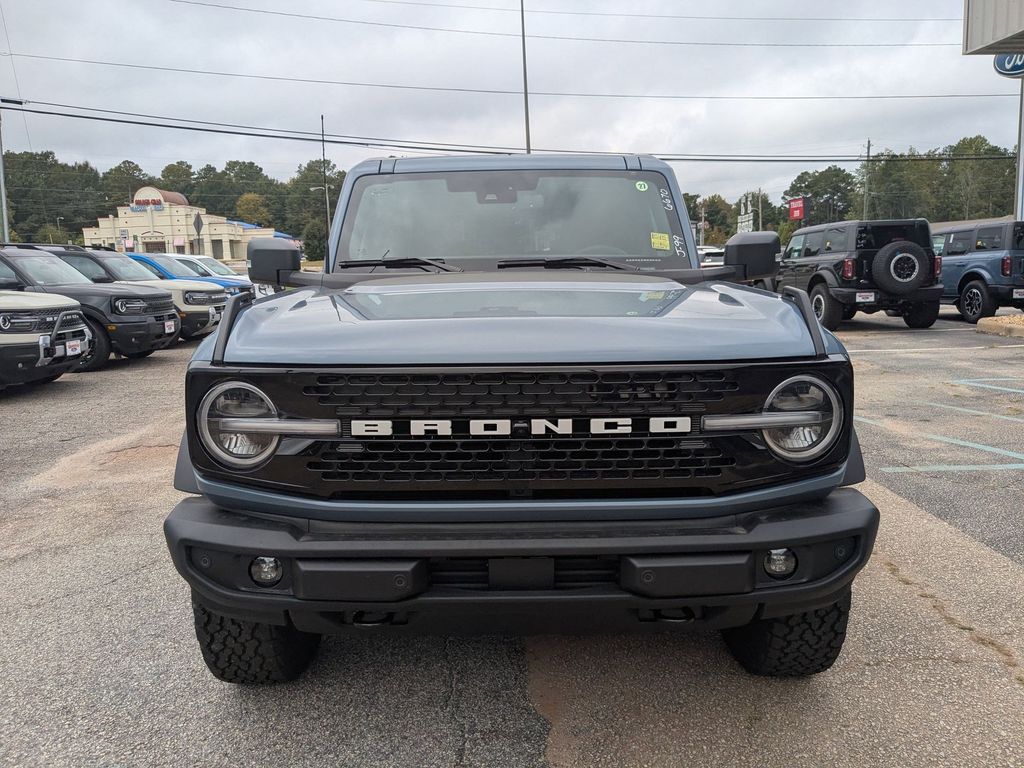 2025 Ford Bronco Outer Banks photo 2
