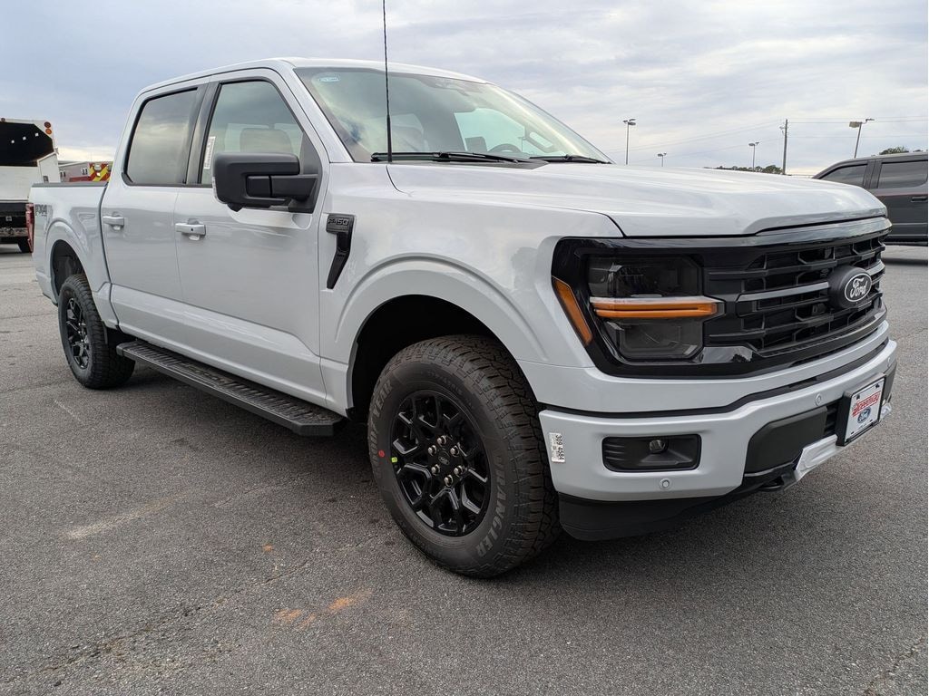 New 2025 Ford F-150 XLT Truck SuperCrew Cab