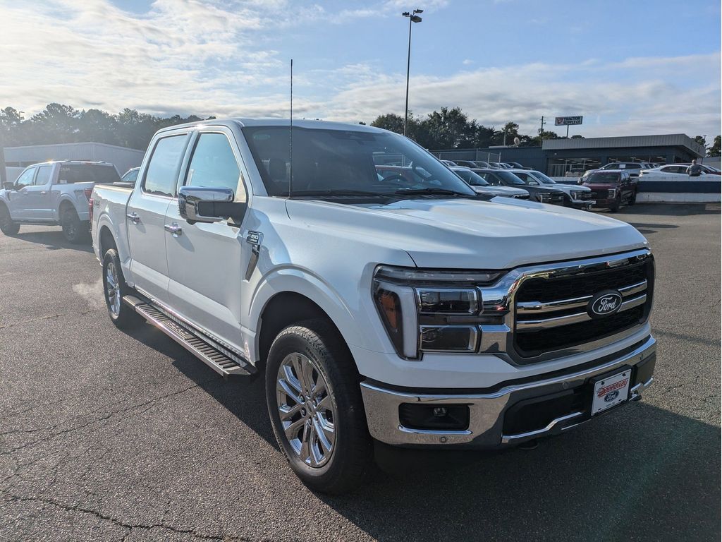 2025 Ford F-150 Lariat photo 4