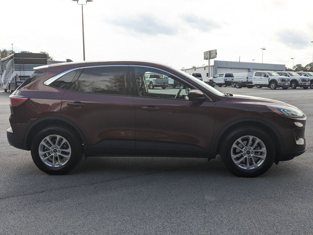 2021 Ford Escape SE photo 4