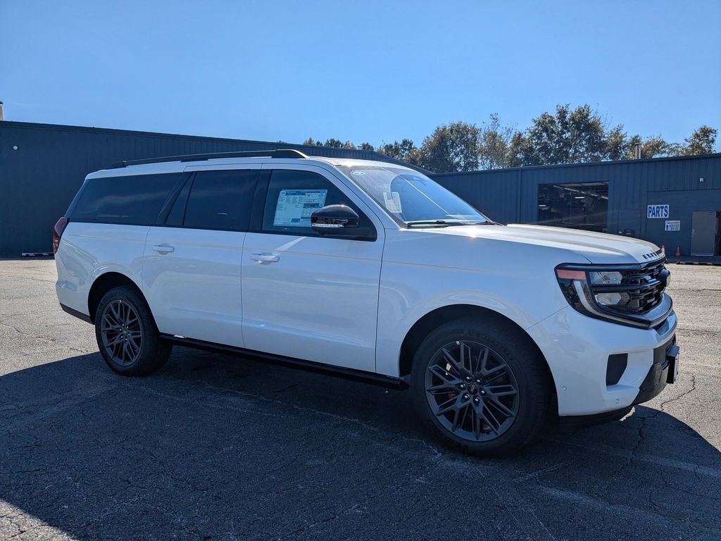 2025 Ford Expedition MAX Platinum photo 4